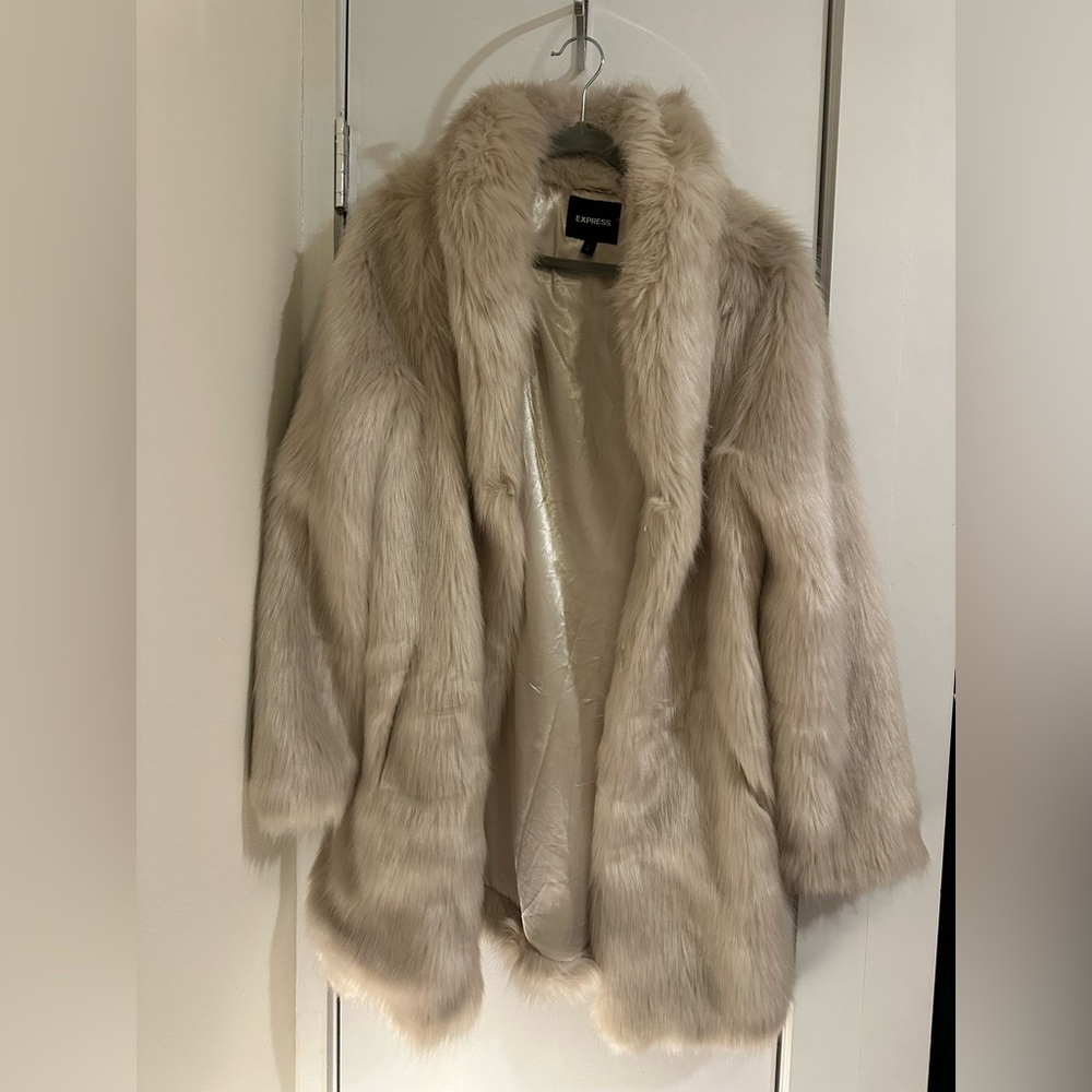 Express Women's Teddy Jacket - Light Tan